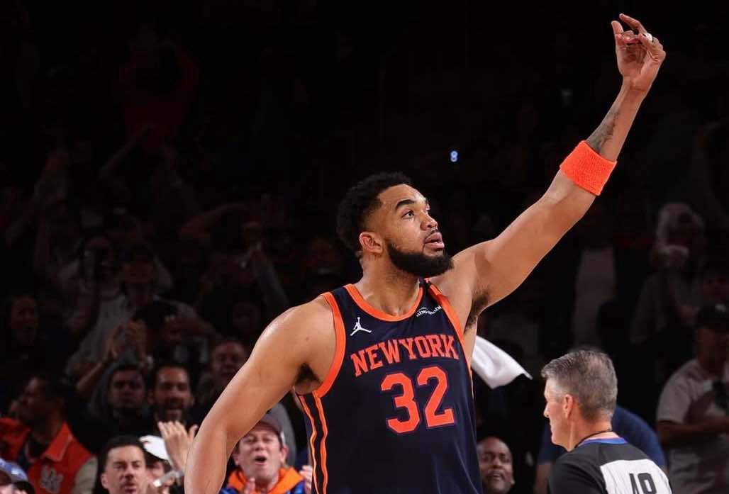 Knicks roll past Celtics in Game 4 as Tatum goes down with leg injury